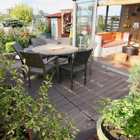Bibou's Paris Bed & Breakfast Les Lilas